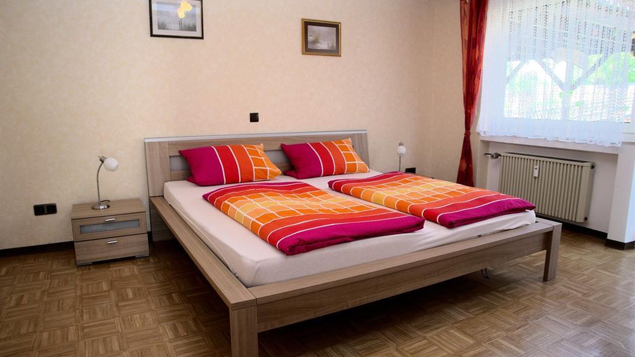 Schlafzimmer 2 - FeWo 1 Schlafzimmer 2 - FeWo 1